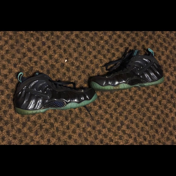 Used Black nike foamposite. Size 10. - Picture 2 of 5